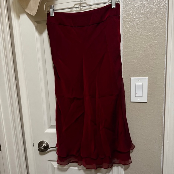 Carmen Marc Valvo 100% SILK VINTAGE Deep Red Midi Skirt - Picture 8 of 8
